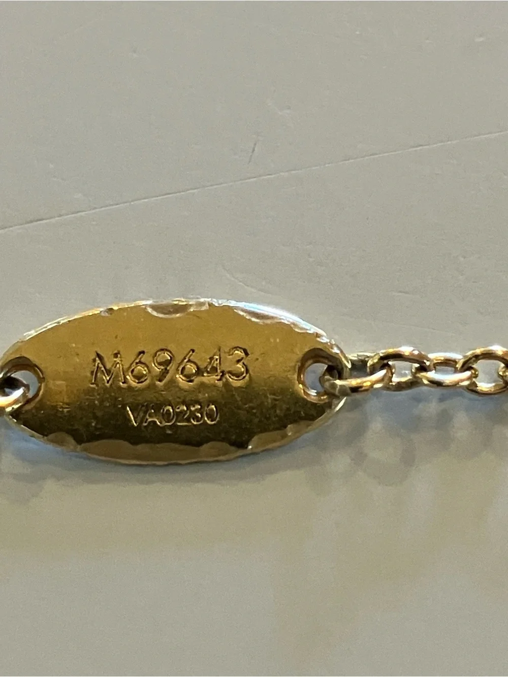 Louis Vuitton Gold LV Collier Ltov Pendant Necklace AUTHENTIC - Picture 5 of 7